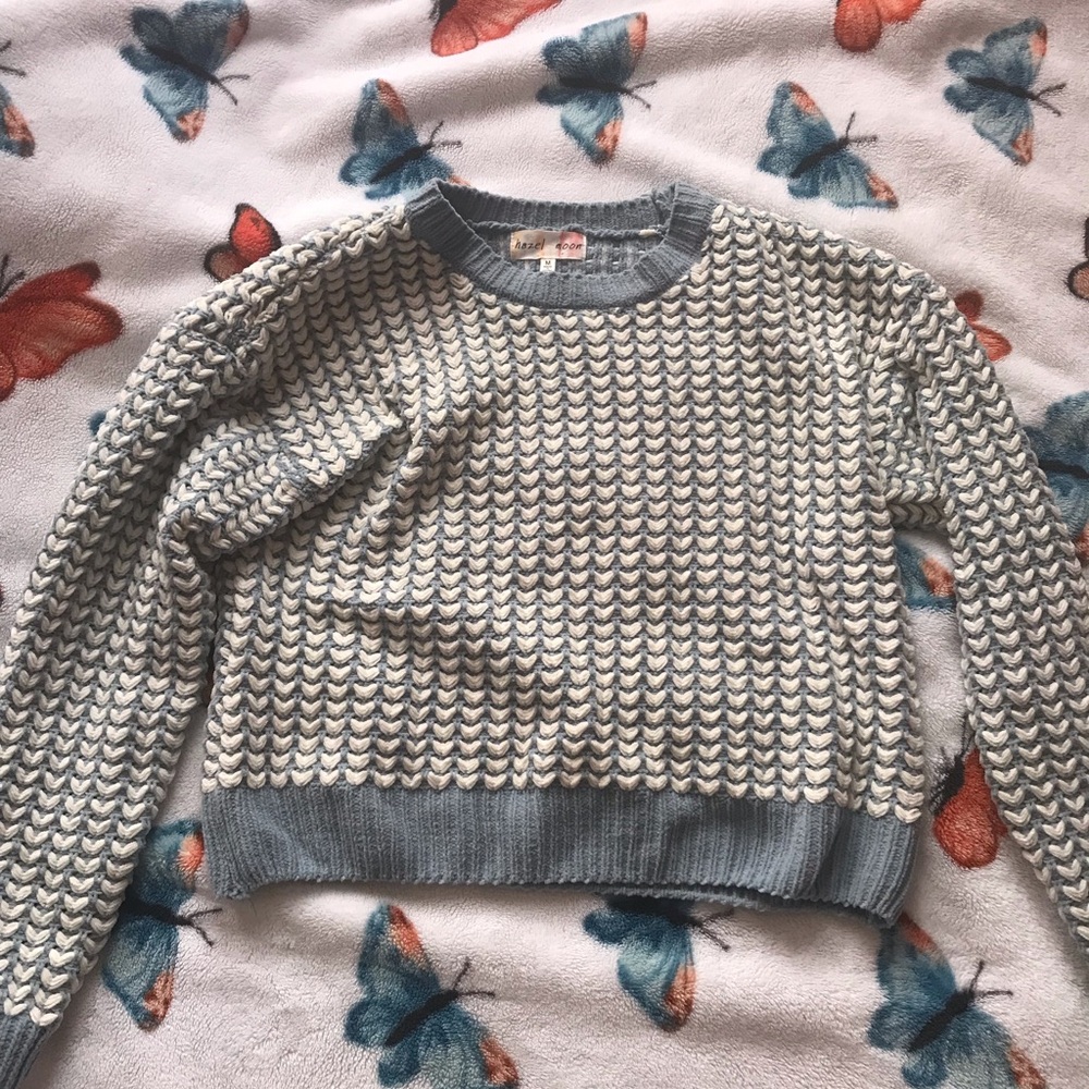 Medium knitted sweater